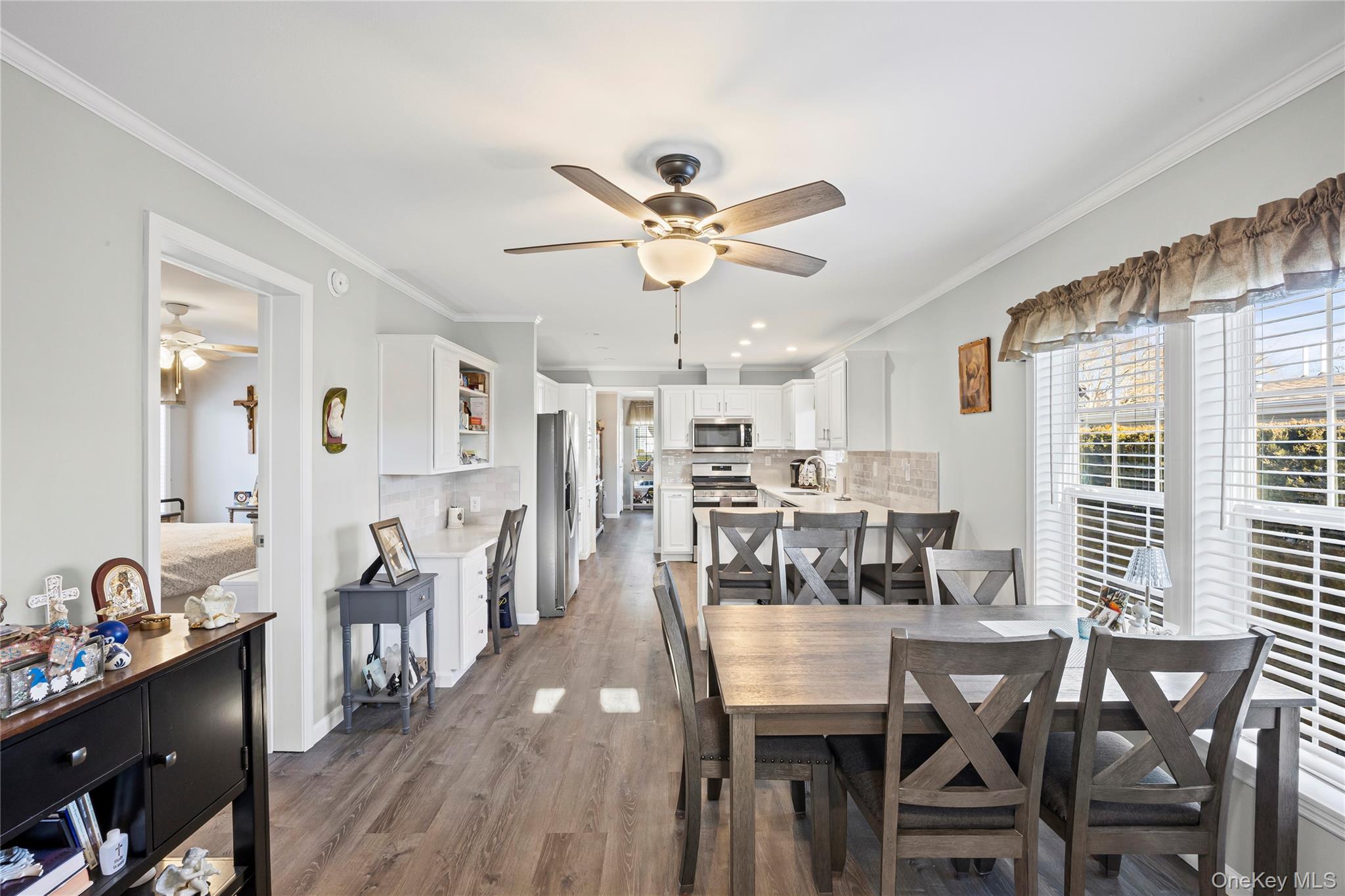 1661 Old Country Road 351-B Riverhead Riverhead, NY 11901