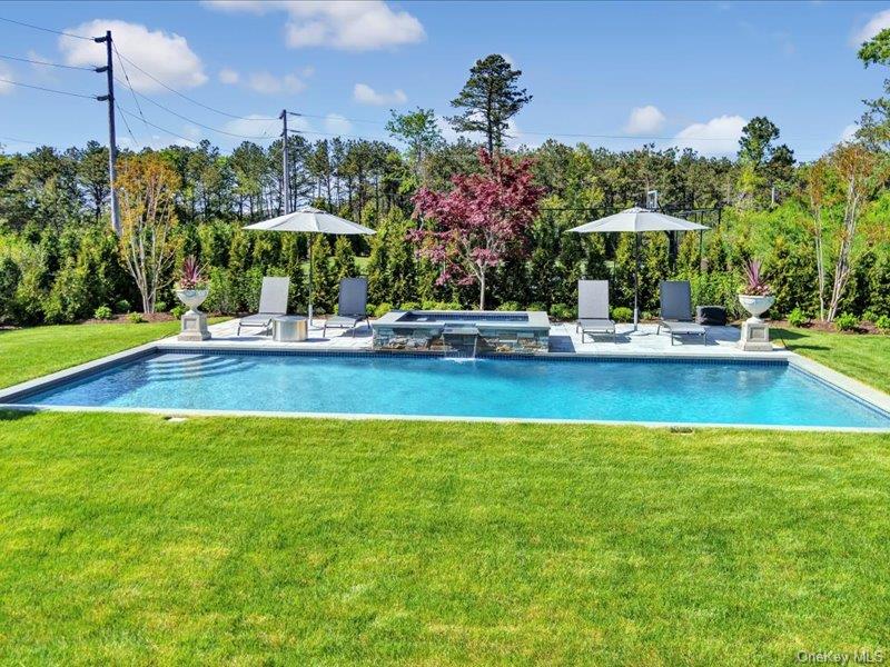 17 Adam Lane Westhampton Beach Westhampton Beach, NY 11978