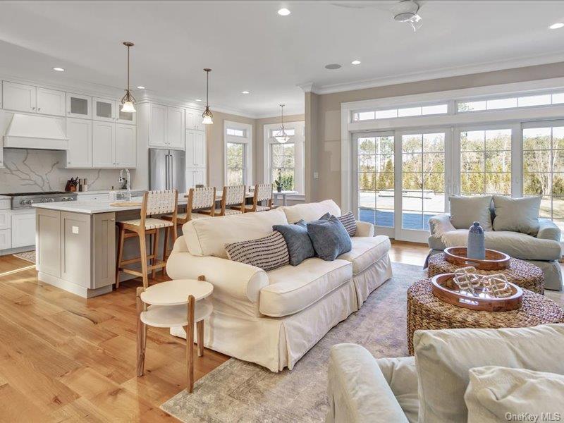 17 Adam Lane Westhampton Beach Westhampton Beach, NY 11978