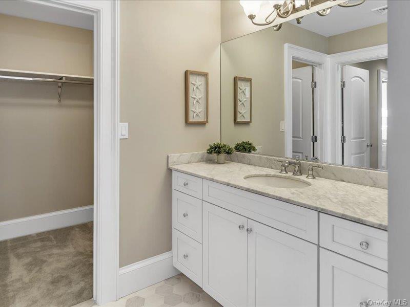 17 Adam Lane Westhampton Beach Westhampton Beach, NY 11978