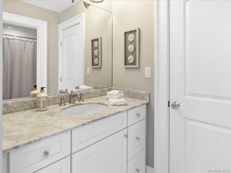 17 Adam Lane Westhampton Beach Westhampton Beach, NY 11978