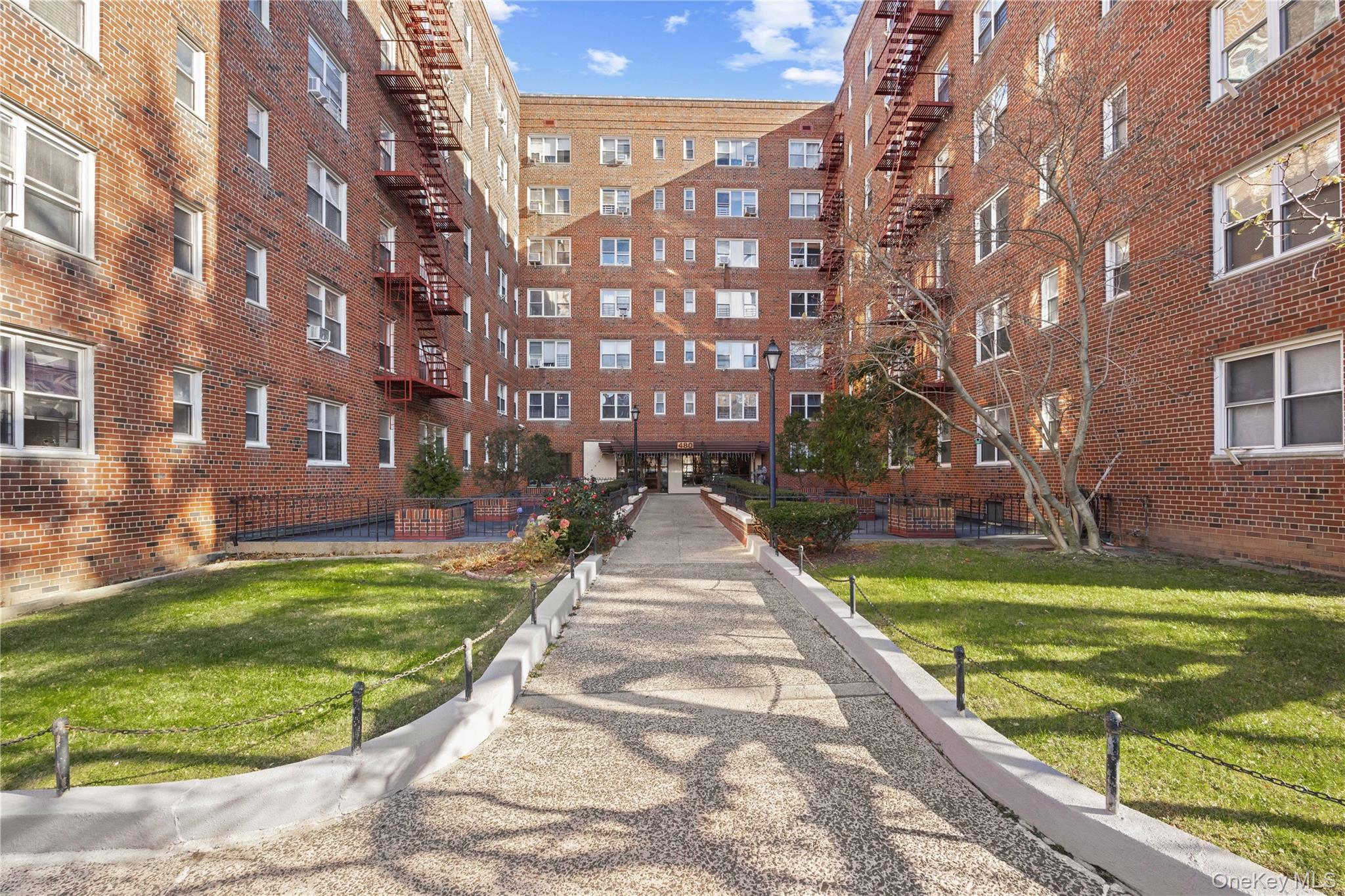 480 Riverdale 2-U Yonkers Yonkers, NY 10705