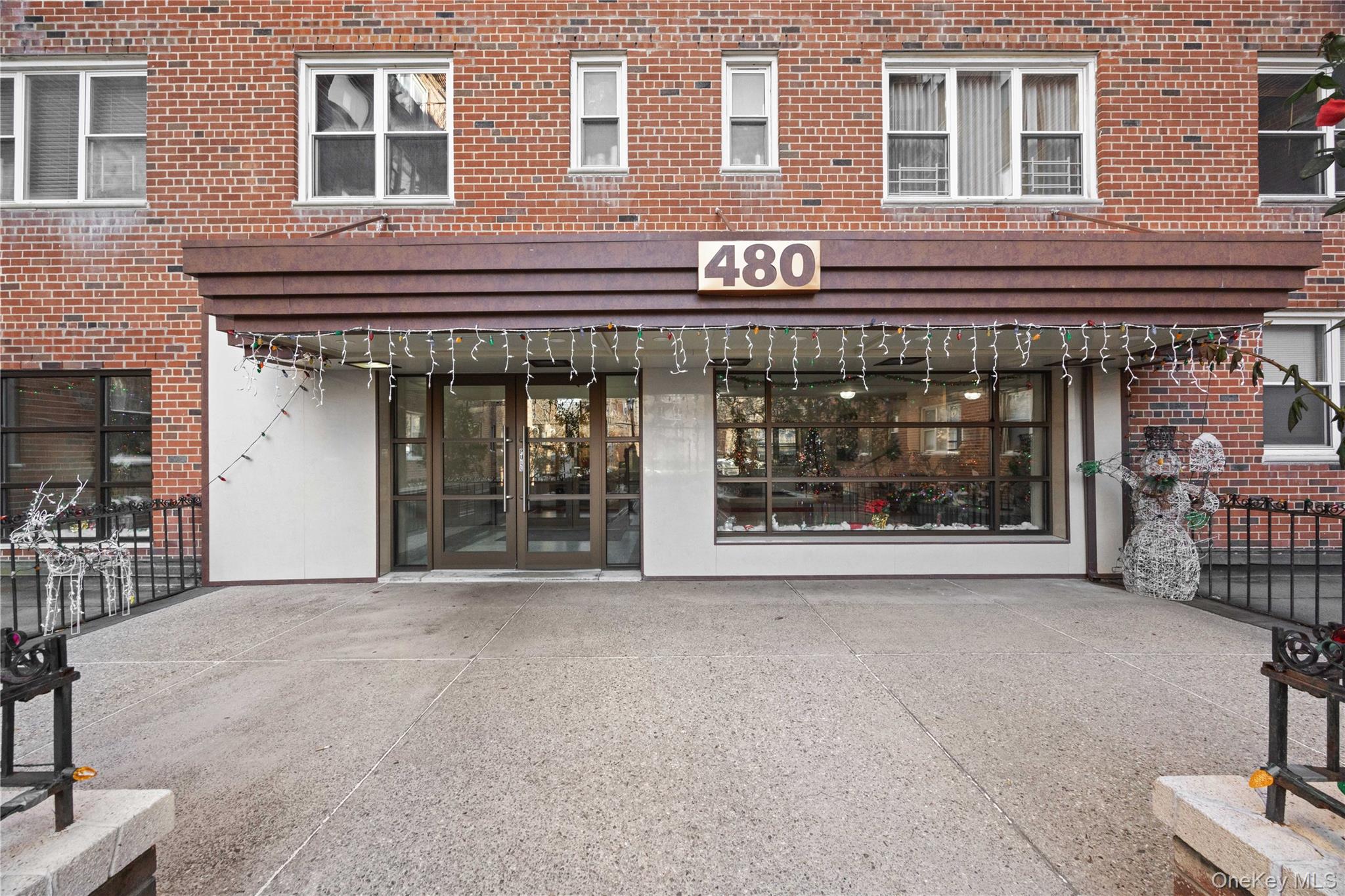 480 Riverdale 2-U Yonkers Yonkers, NY 10705