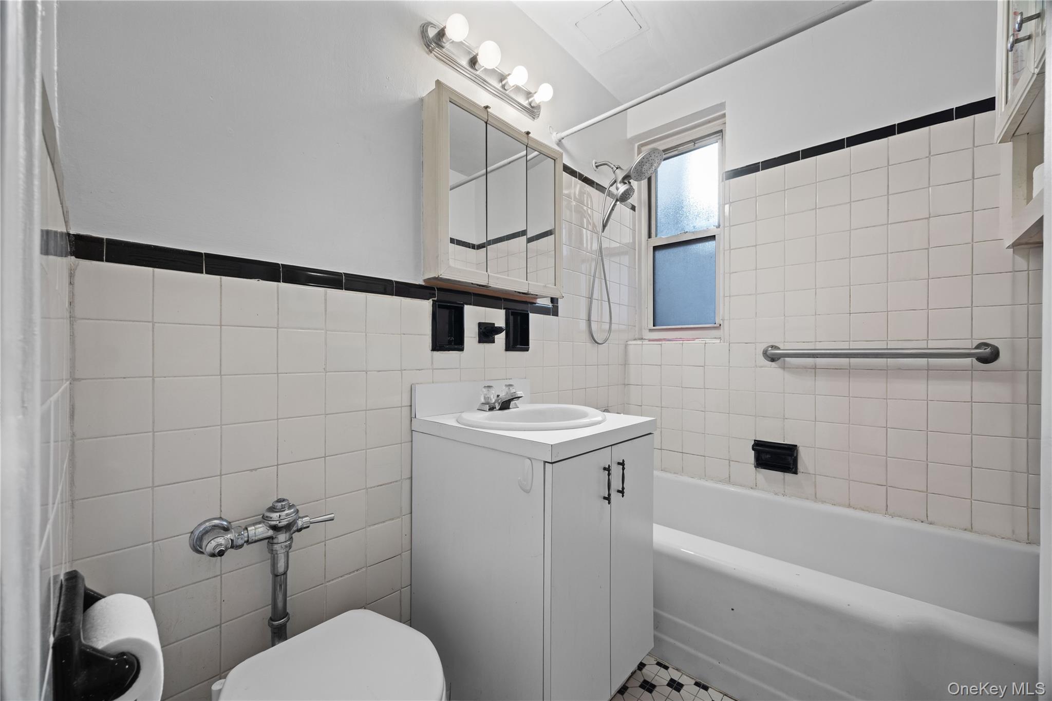 480 Riverdale 2-U Yonkers Yonkers, NY 10705