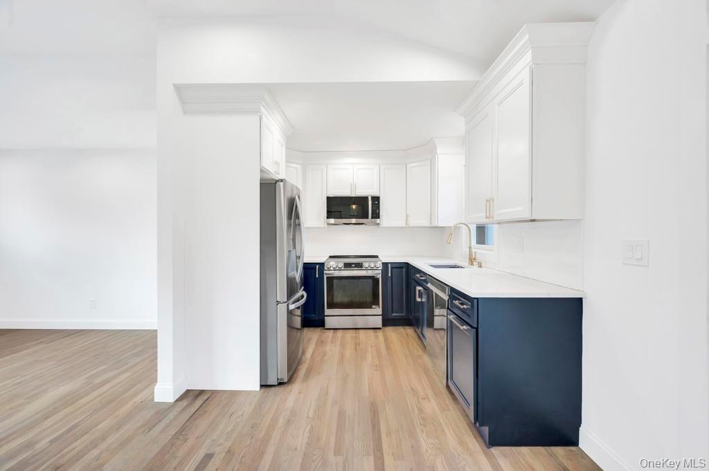 12 George Street Hampton Bays Hampton Bays, NY 11946