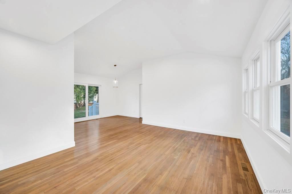 12 George Street Hampton Bays Hampton Bays, NY 11946