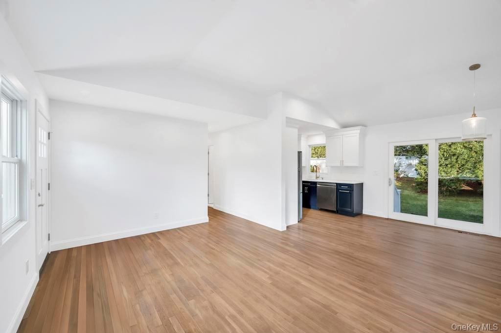 12 George Street Hampton Bays Hampton Bays, NY 11946