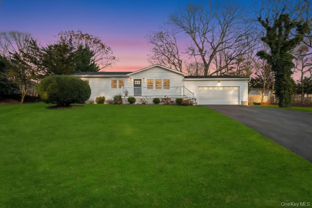 12 George Street Hampton Bays Hampton Bays, NY 11946