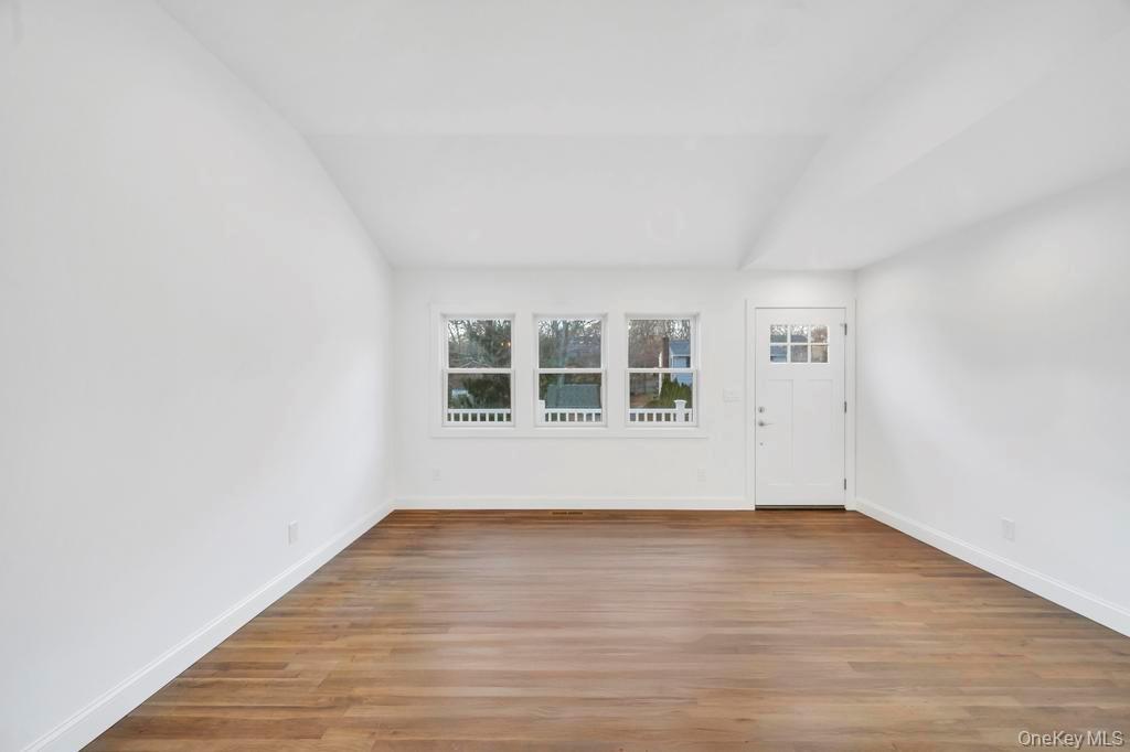 12 George Street Hampton Bays Hampton Bays, NY 11946