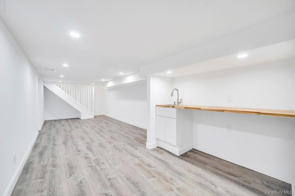 12 George Street Hampton Bays Hampton Bays, NY 11946