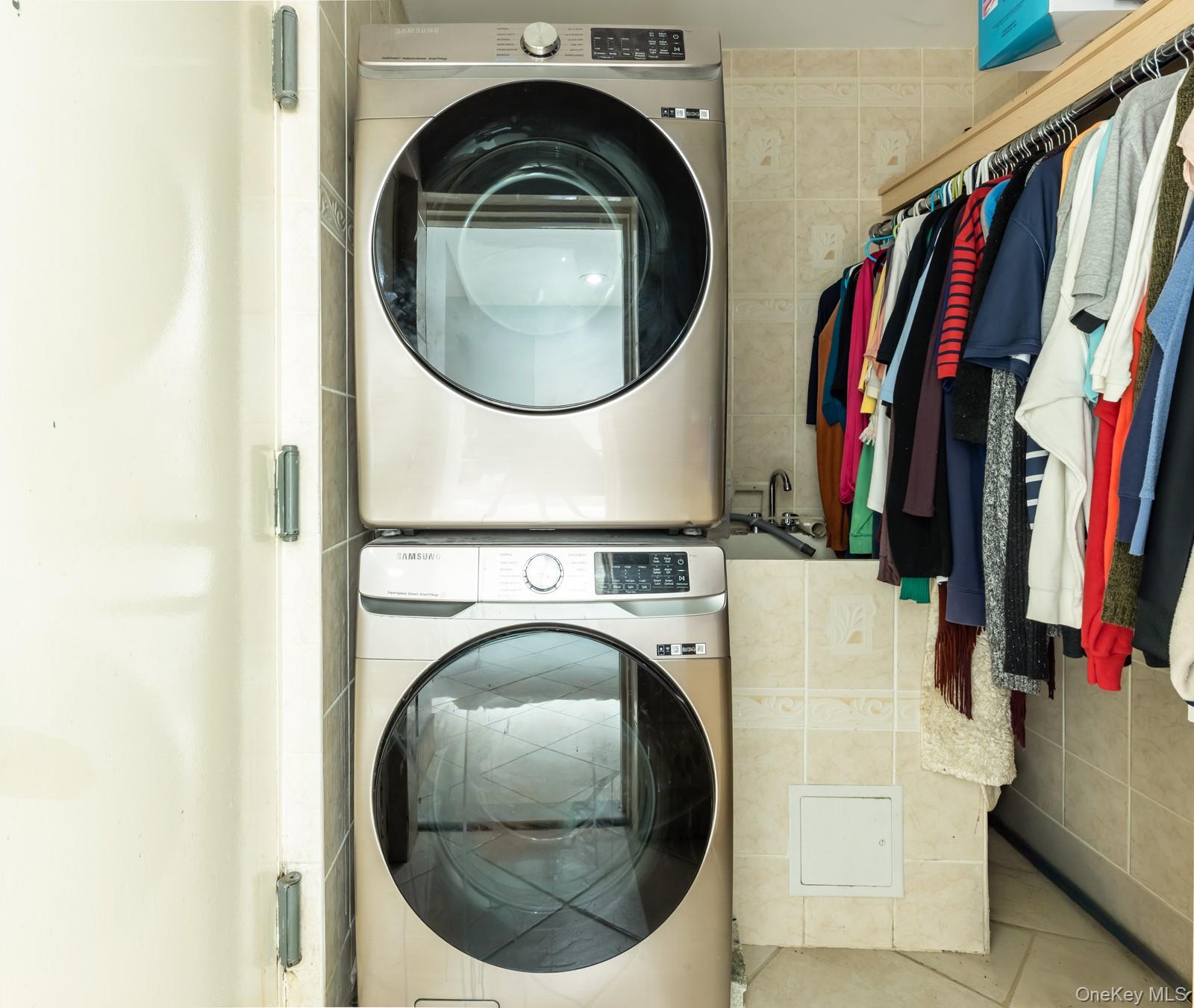 2042 26th Street Astoria Astoria, NY 11105