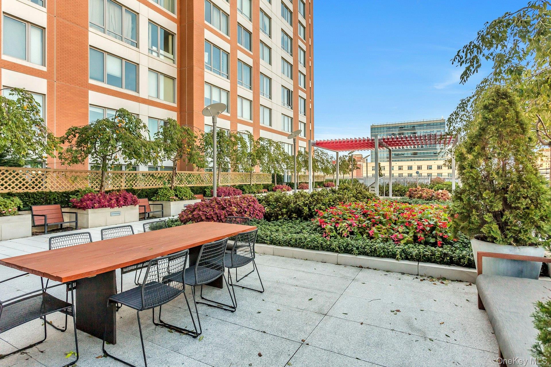 138-35 39th Avenue 14-M Flushing Flushing, NY 11354