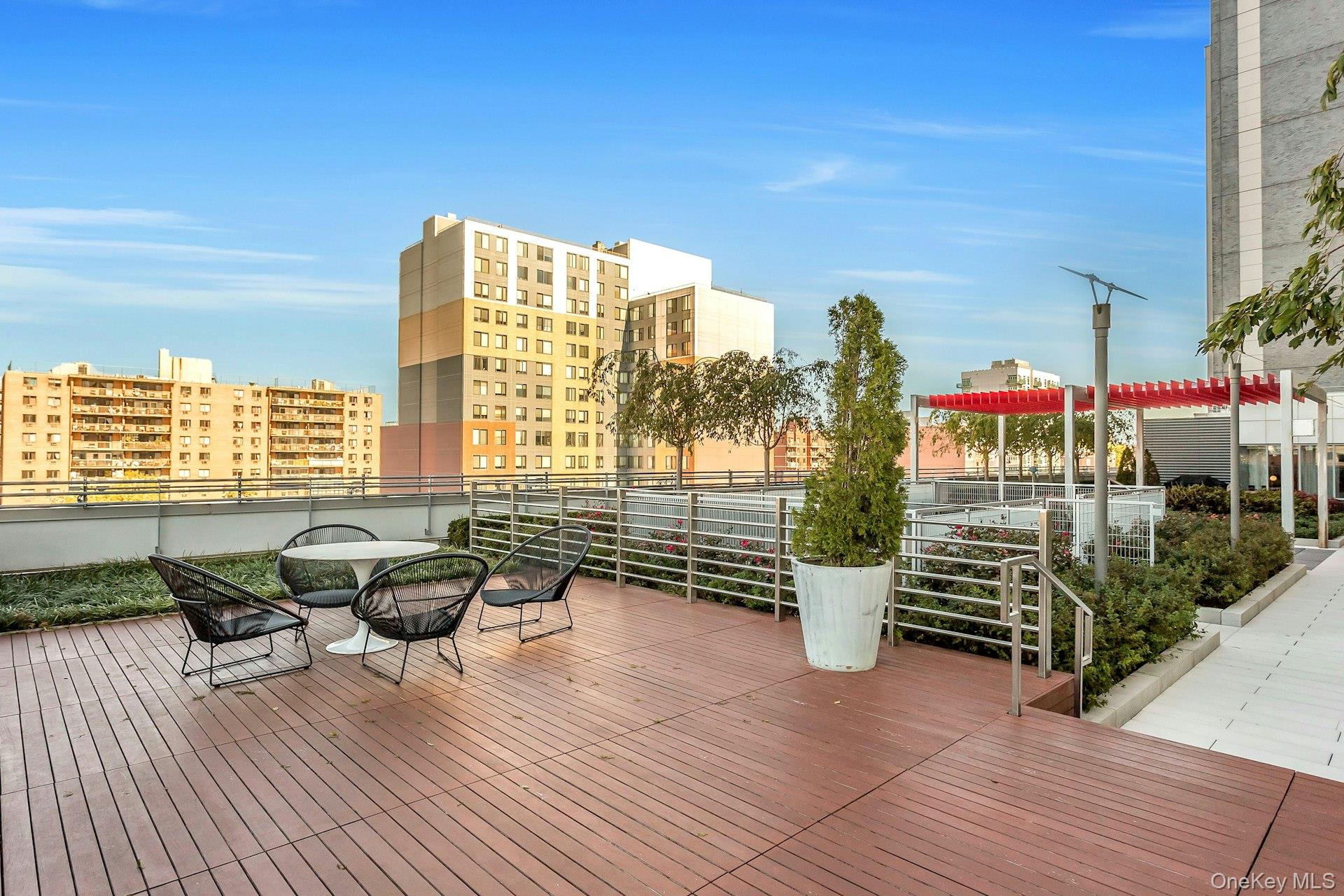 138-35 39th Avenue 14-M Flushing Flushing, NY 11354