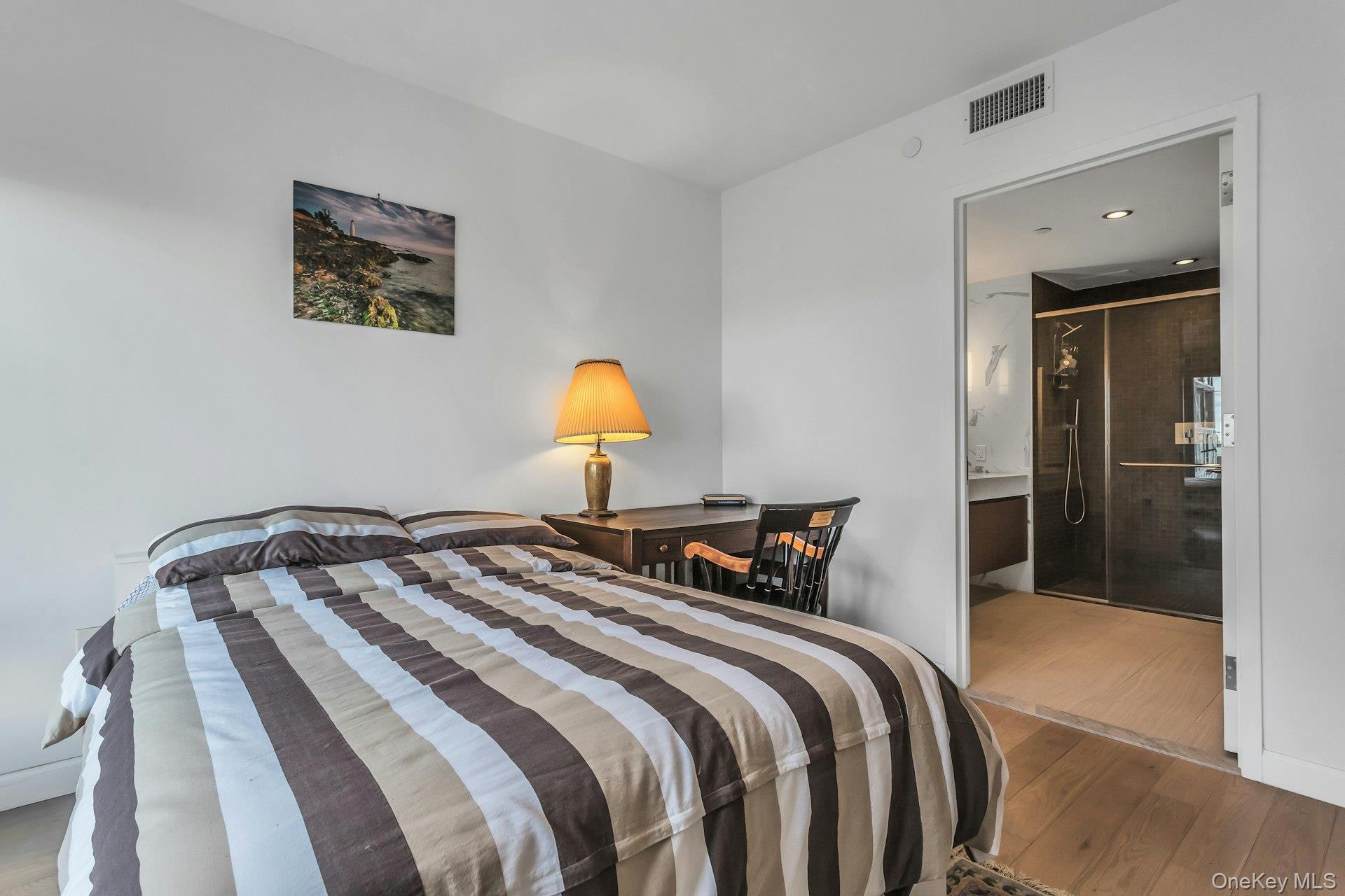 138-35 39th Avenue 14-M Flushing Flushing, NY 11354