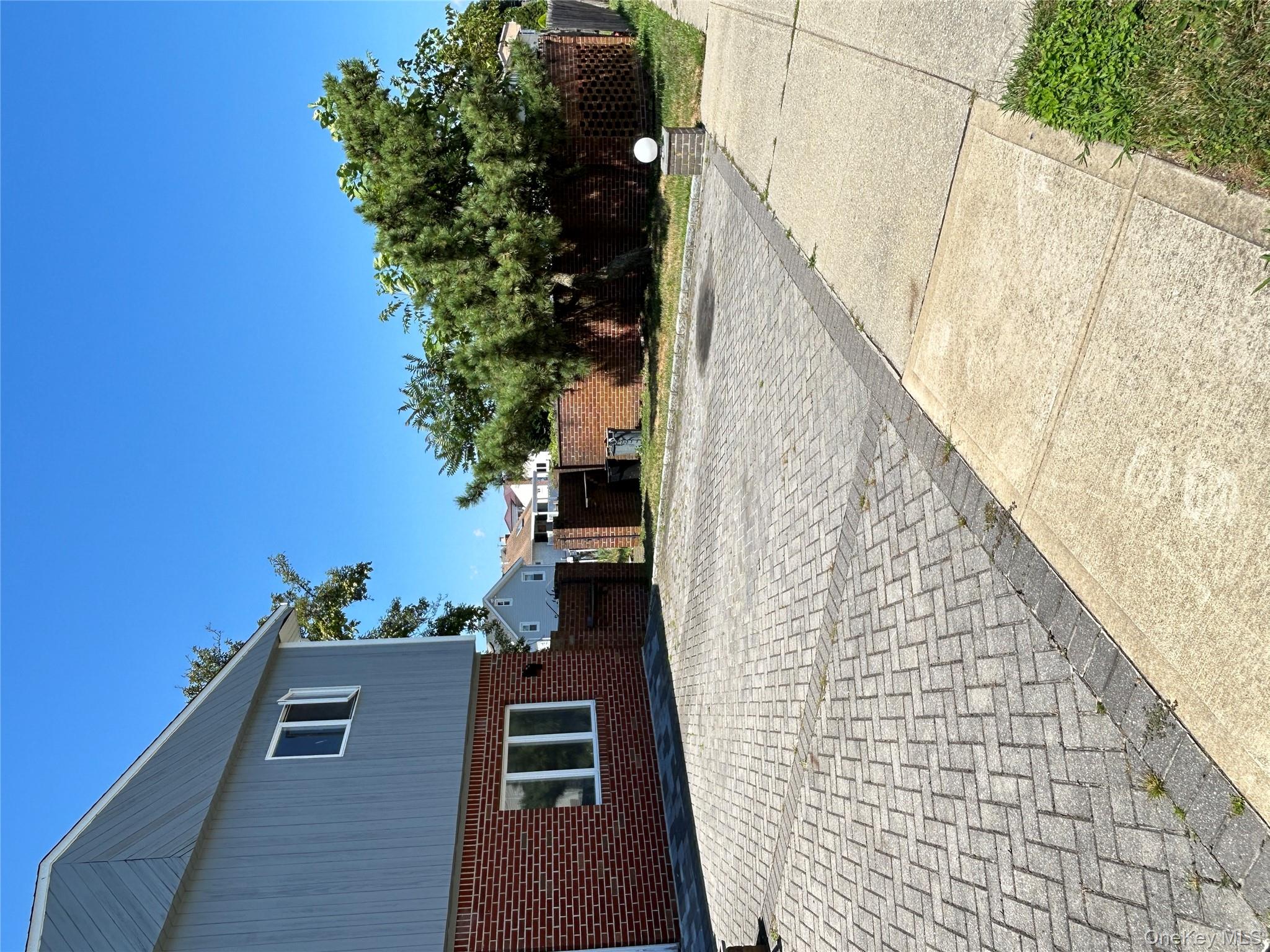 300 Branch Avenue Freeport Freeport, NY 11520