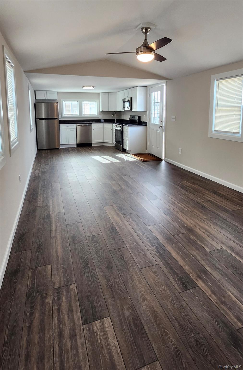 86 Lincoln Avenue Holbrook Holbrook, NY 11741