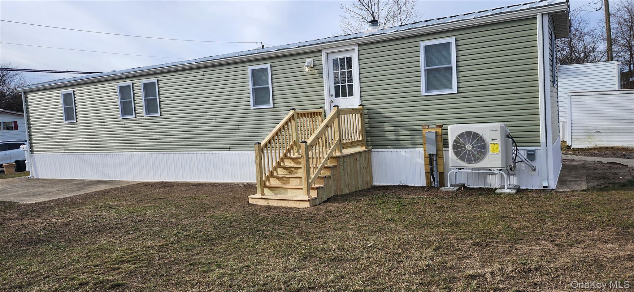 86 Lincoln Avenue Holbrook Holbrook, NY 11741