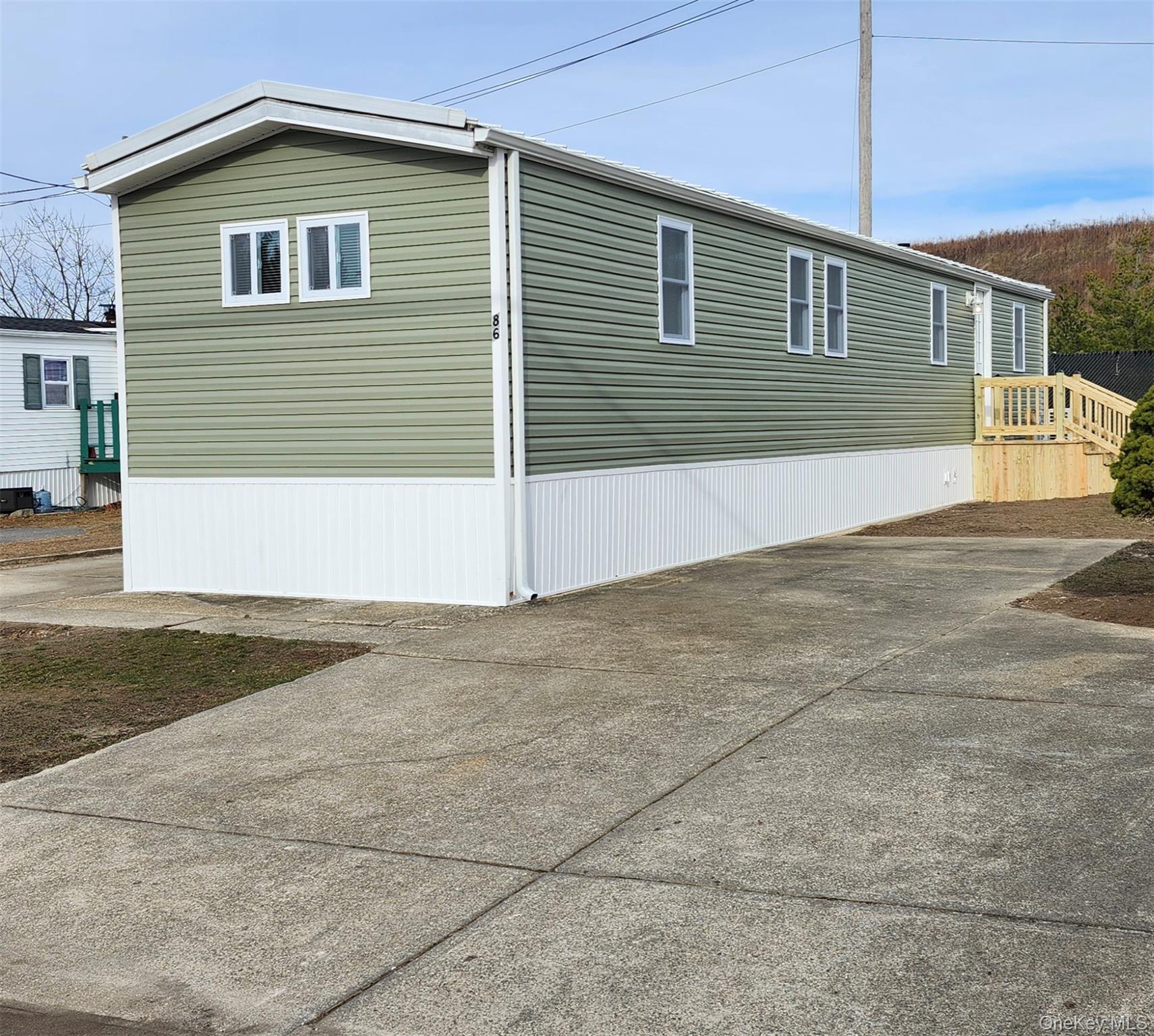 86 Lincoln Avenue Holbrook Holbrook, NY 11741