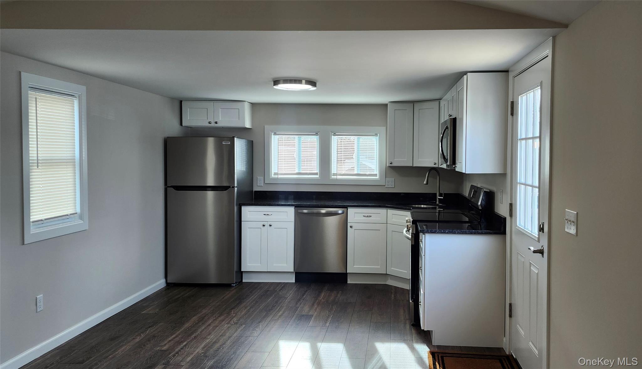 86 Lincoln Avenue Holbrook Holbrook, NY 11741