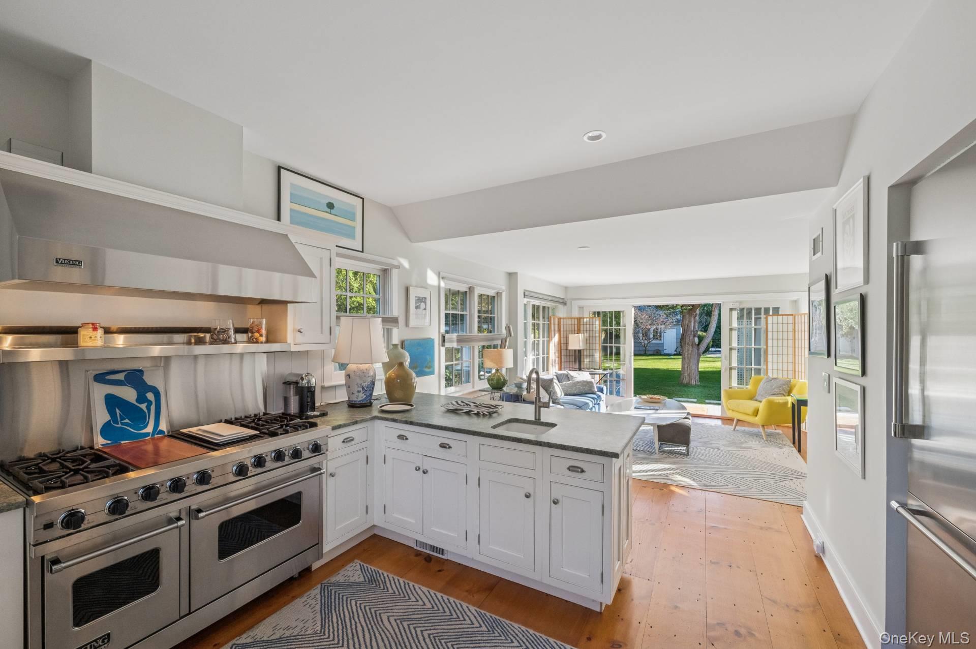 94 Post Lane Southampton Southampton, NY 11968