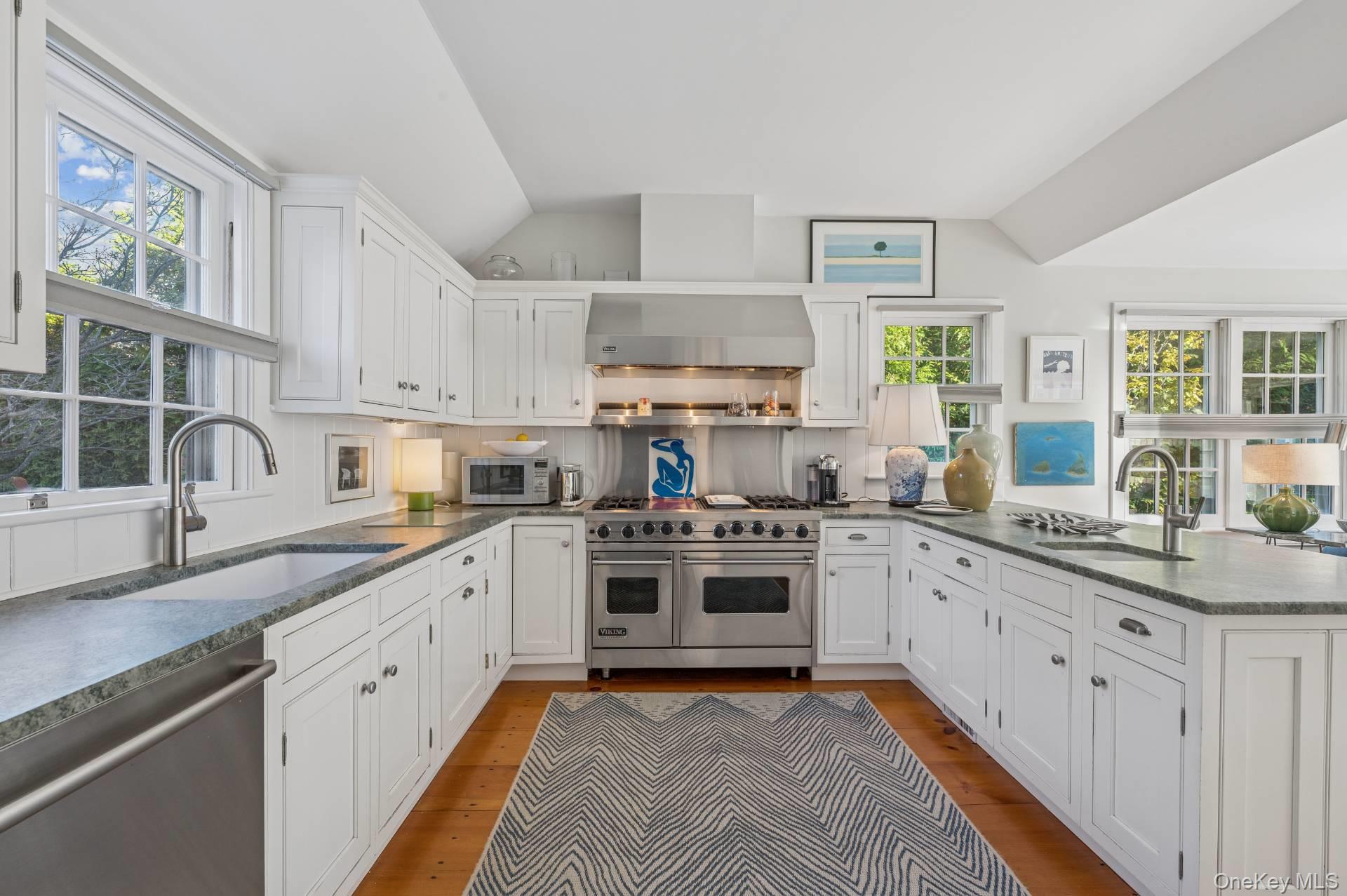 94 Post Lane Southampton Southampton, NY 11968