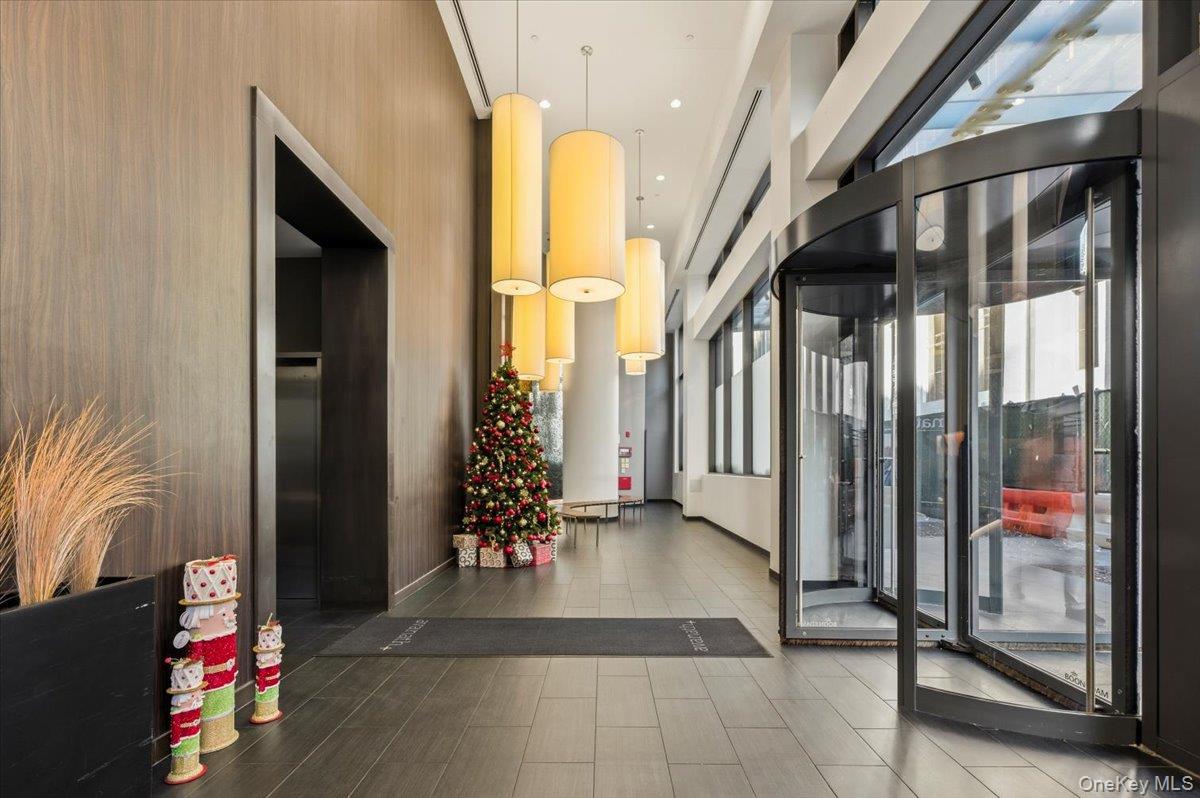 7 Dekalb Avenue 19-F Brooklyn, NY 11201