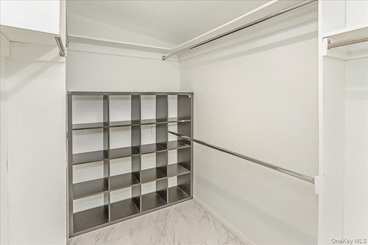 93 Searingtown Road Albertson Albertson, NY 11507