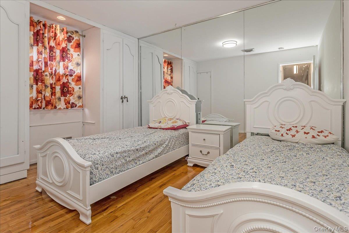 93 Searingtown Road Albertson Albertson, NY 11507