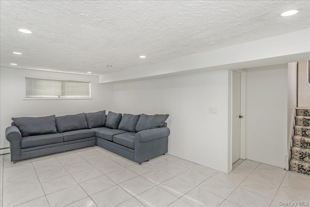 93 Searingtown Road Albertson Albertson, NY 11507