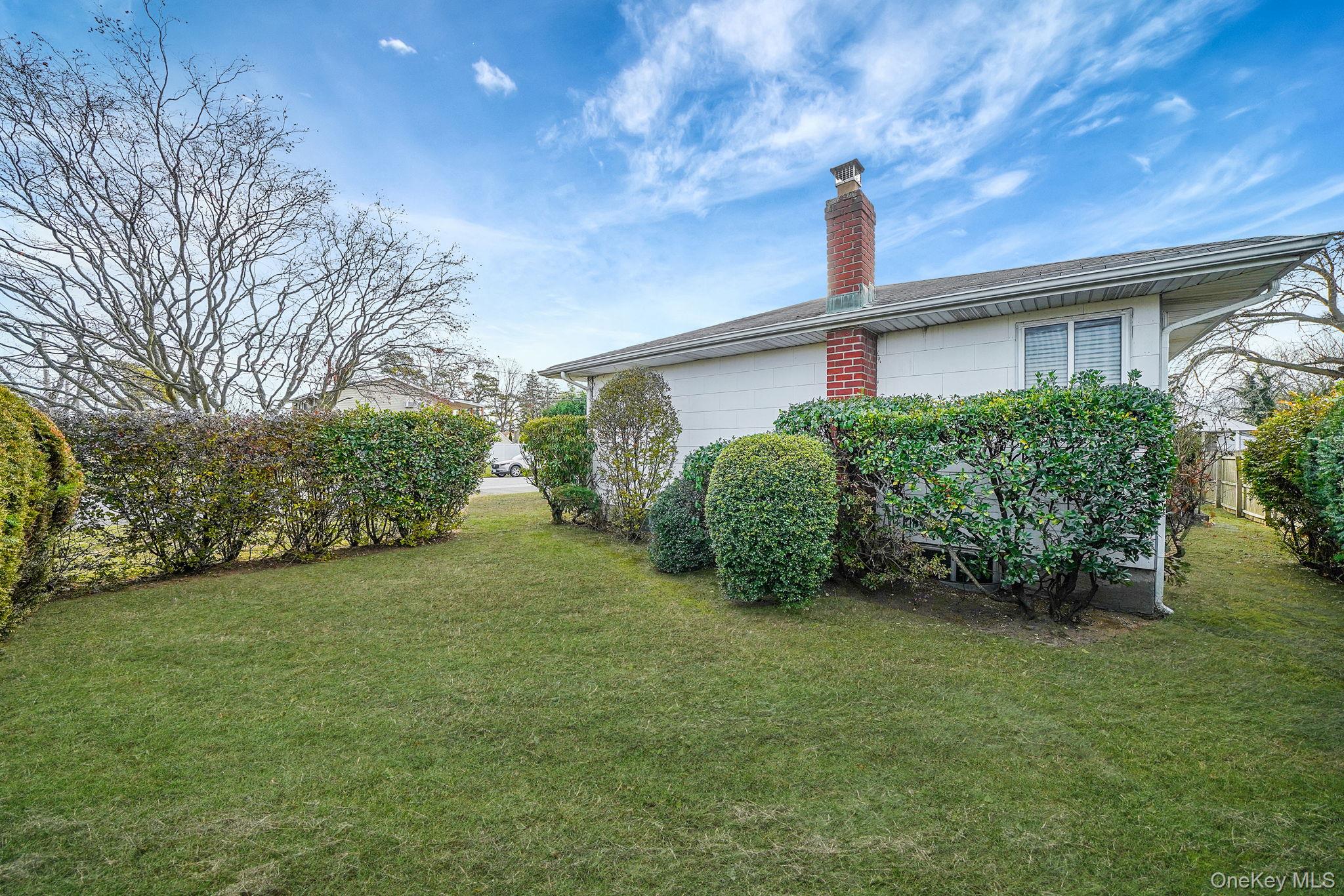 126 West 3rd Street Deer Park Deer Park, NY 11729