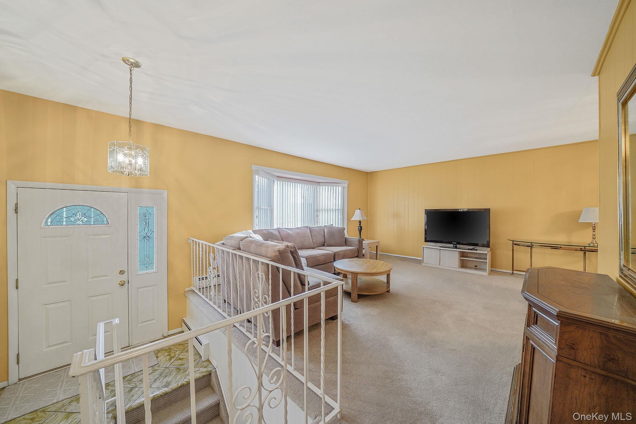 126 West 3rd Street Deer Park Deer Park, NY 11729