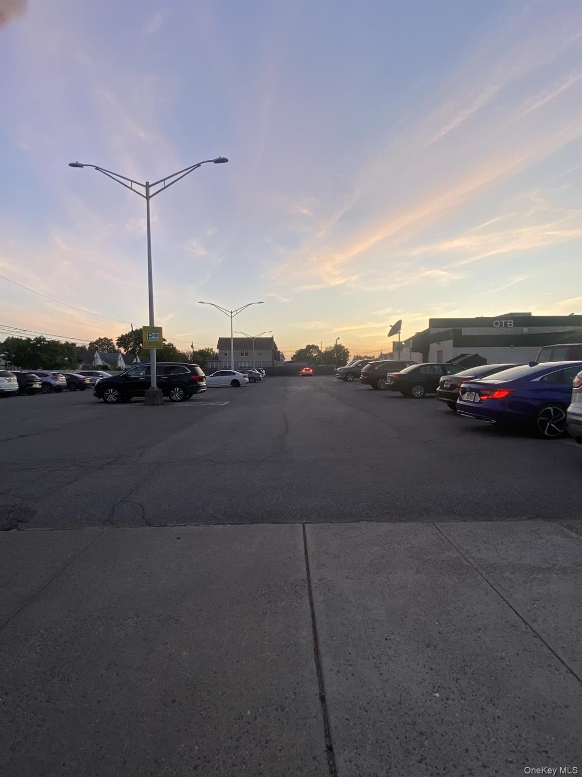 1081 Hempstead Franklin Square Franklin Square, NY 11010