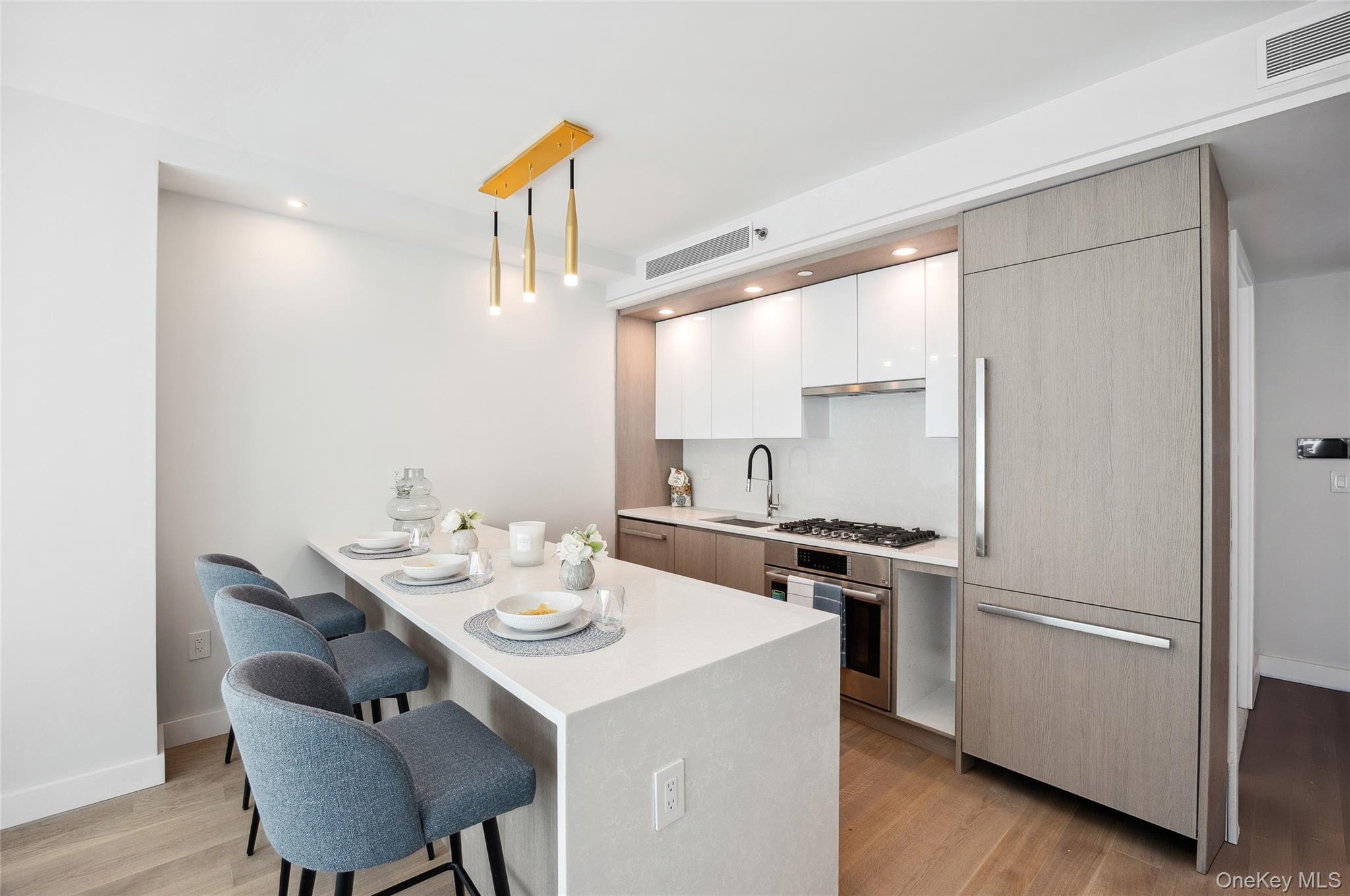 38-20 Parsons Boulevard 512 Flushing Flushing, NY 11354