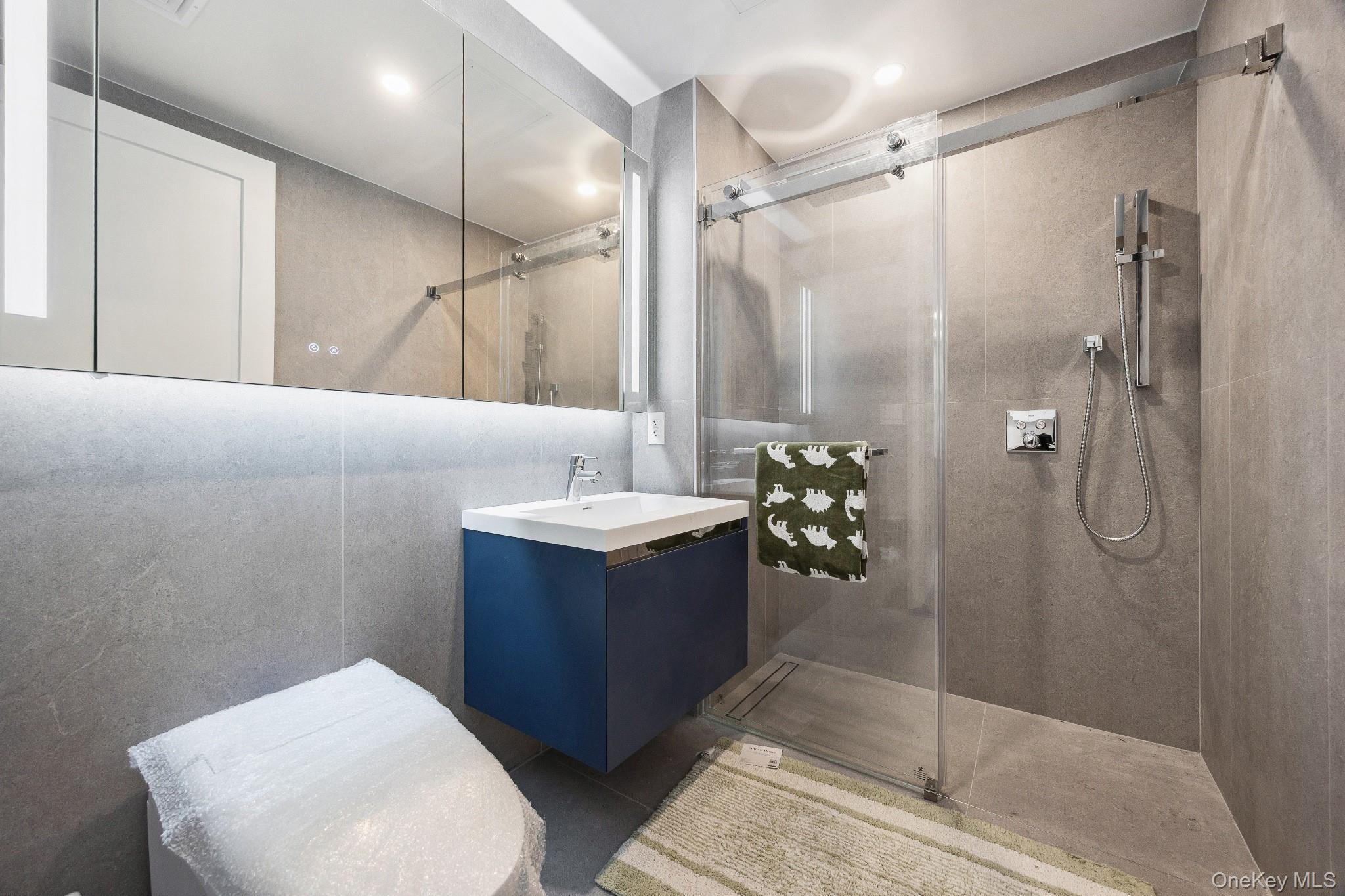 38-20 Parsons Boulevard 512 Flushing Flushing, NY 11354