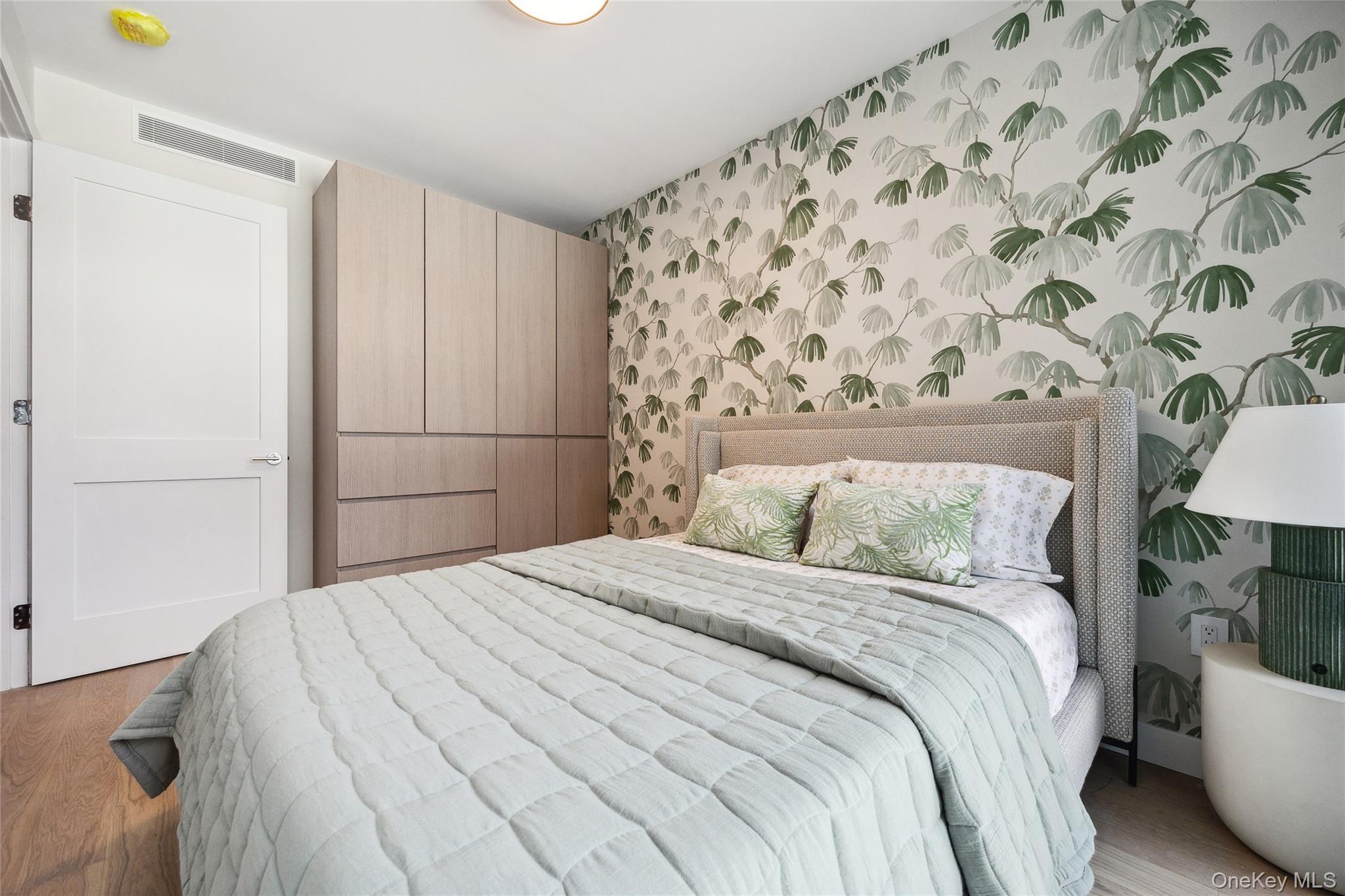 38-20 Parsons Boulevard 620 Flushing Flushing, NY 11354