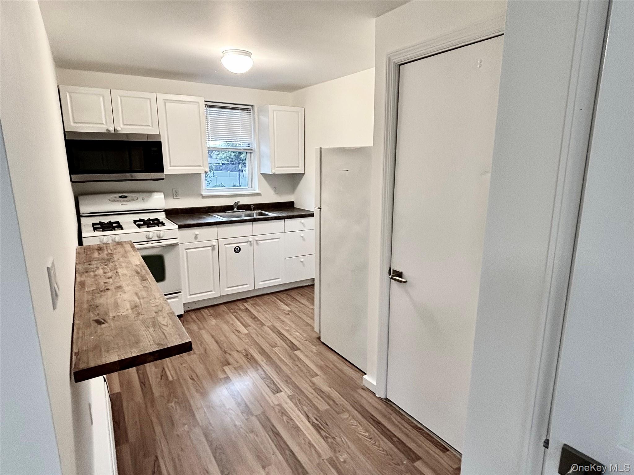 28 Davis 2 Out of NYC Beacon, NY 12508