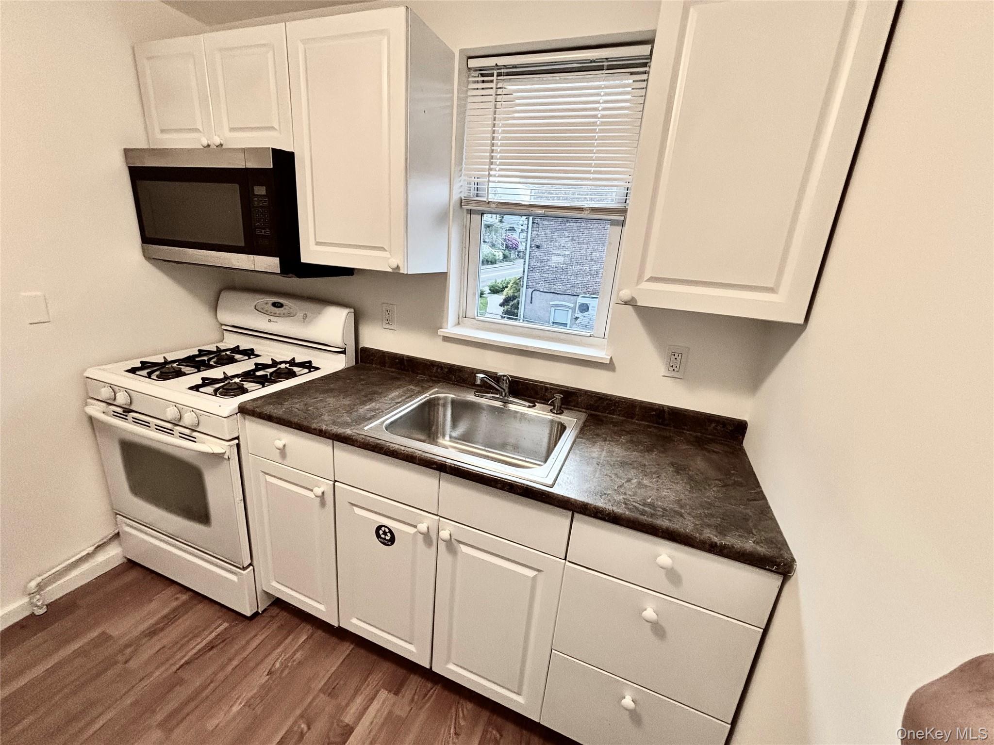 28 Davis 2 Out of NYC Beacon, NY 12508