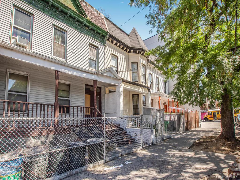 279 East 169th Street Bronx, NY 10456