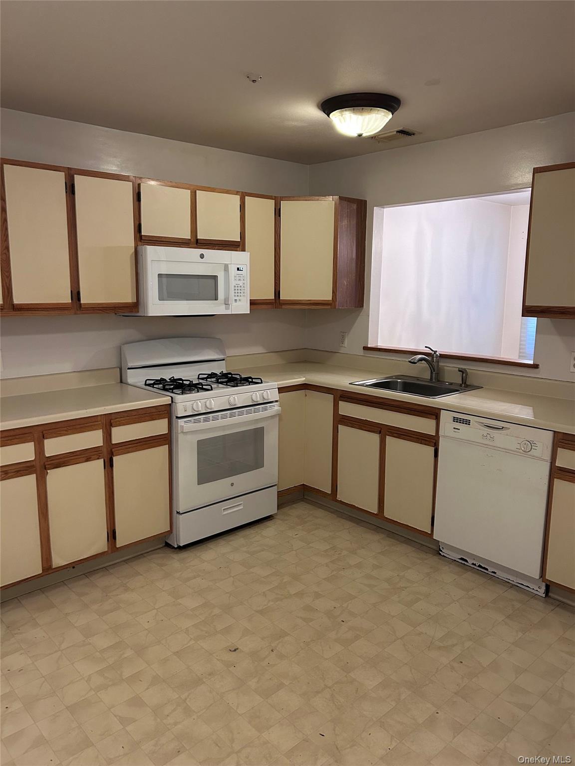 6 Olde Wagon Road Out of NYC Warwick, NY 10990