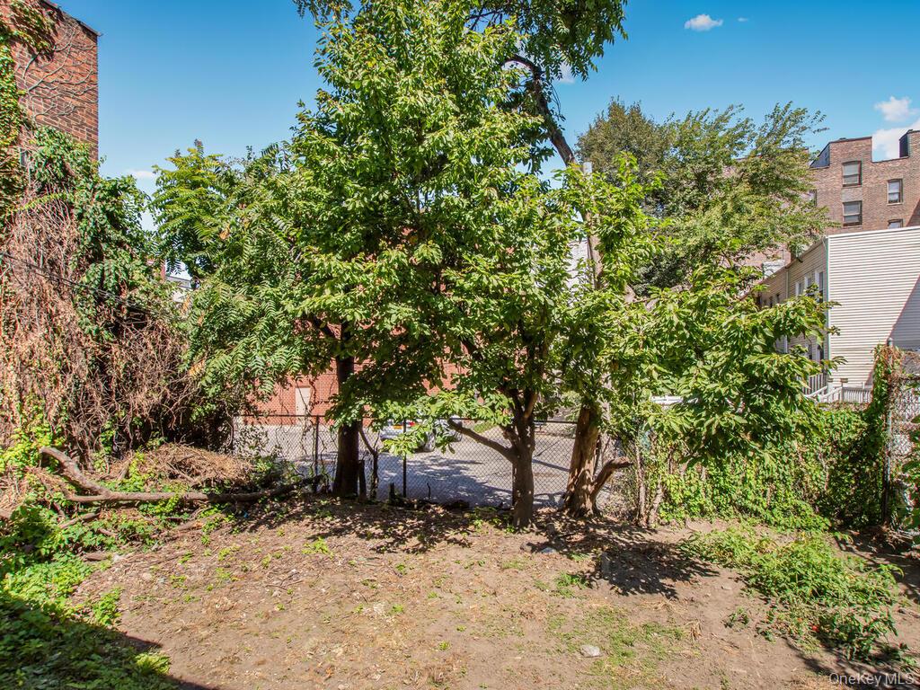 277 East 169th Street Bronx, NY 10456