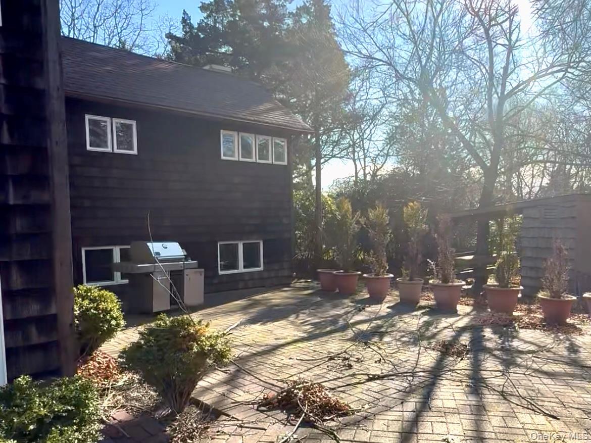 39 Cedar Drive Shinnecock Hills Shinnecock, NY 11968