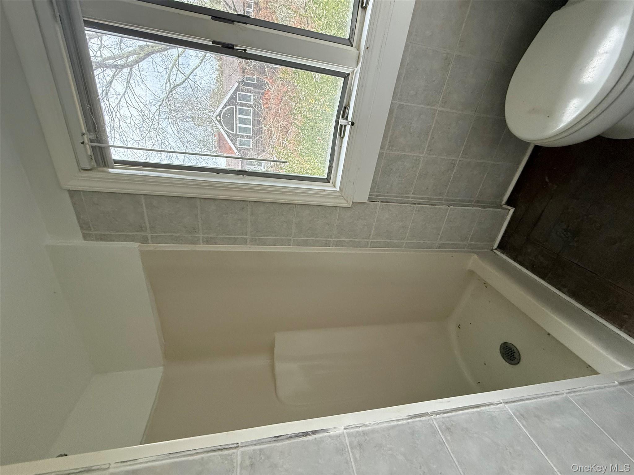 39 Cedar Drive Shinnecock Hills Shinnecock, NY 11968