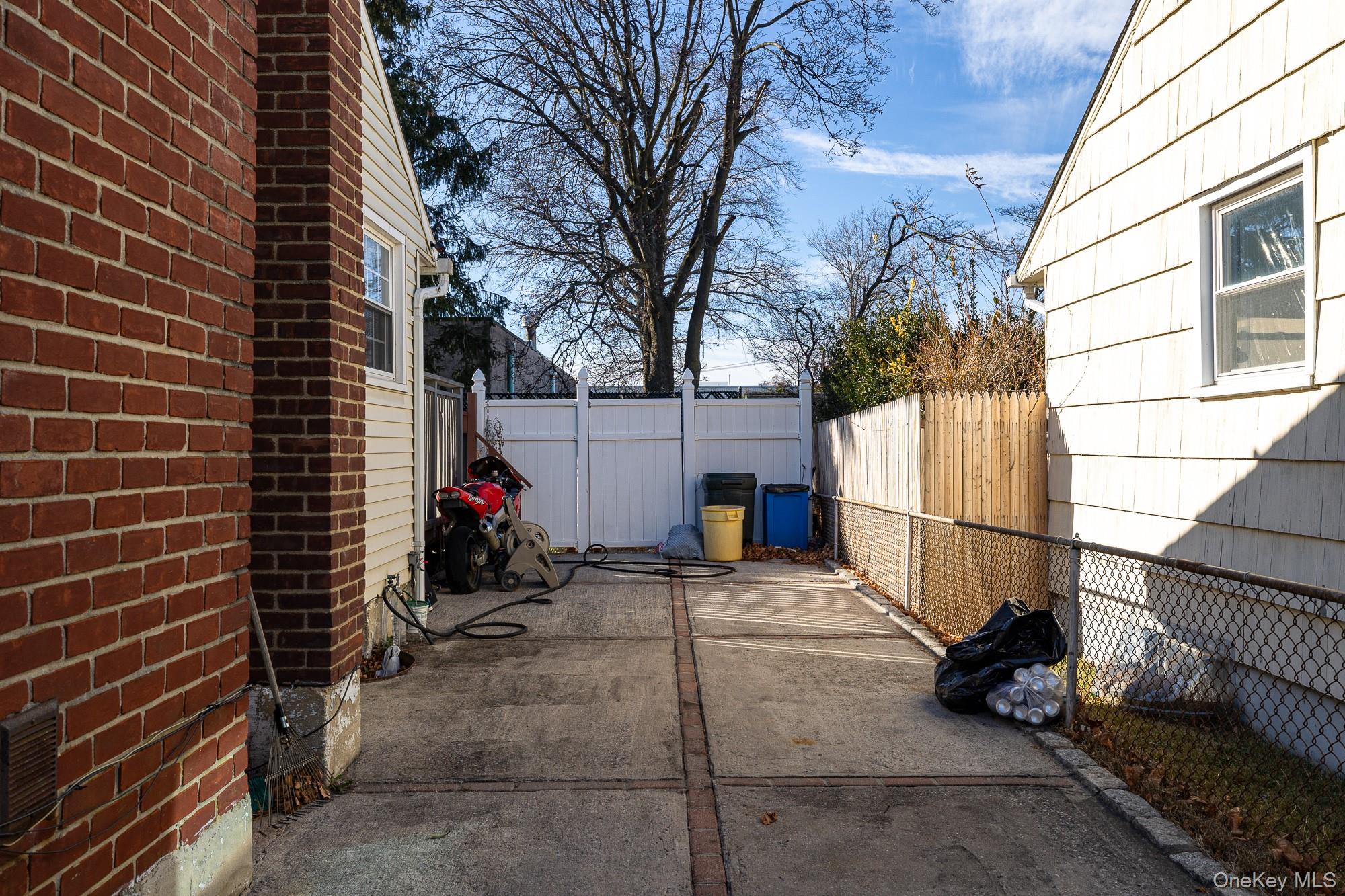 5 Gardner Avenue Hicksville Hicksville, NY 11801