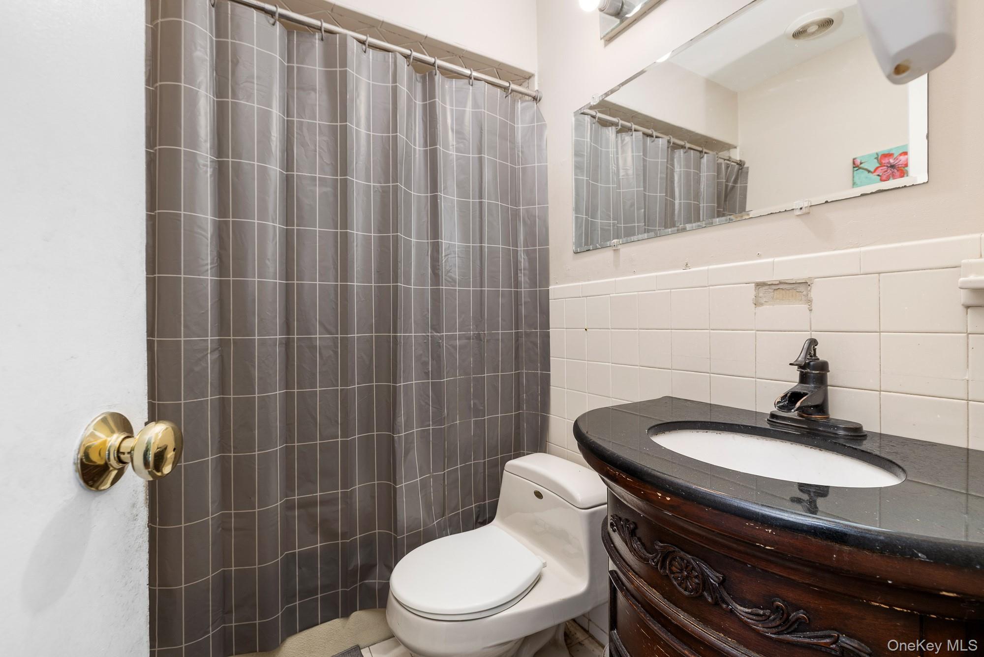 5 Gardner Avenue Hicksville Hicksville, NY 11801