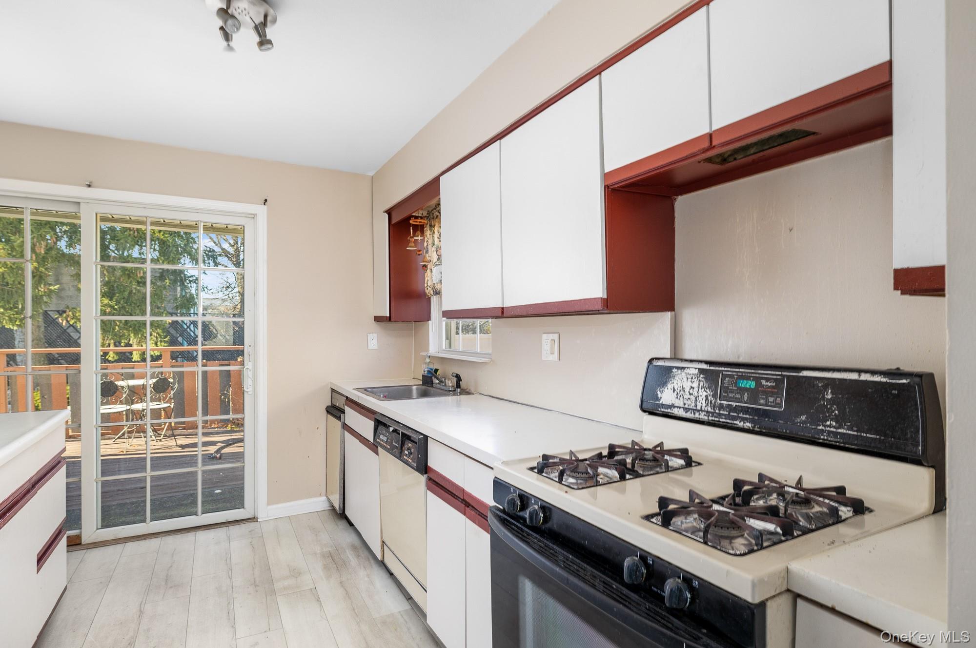 5 Gardner Avenue Hicksville Hicksville, NY 11801