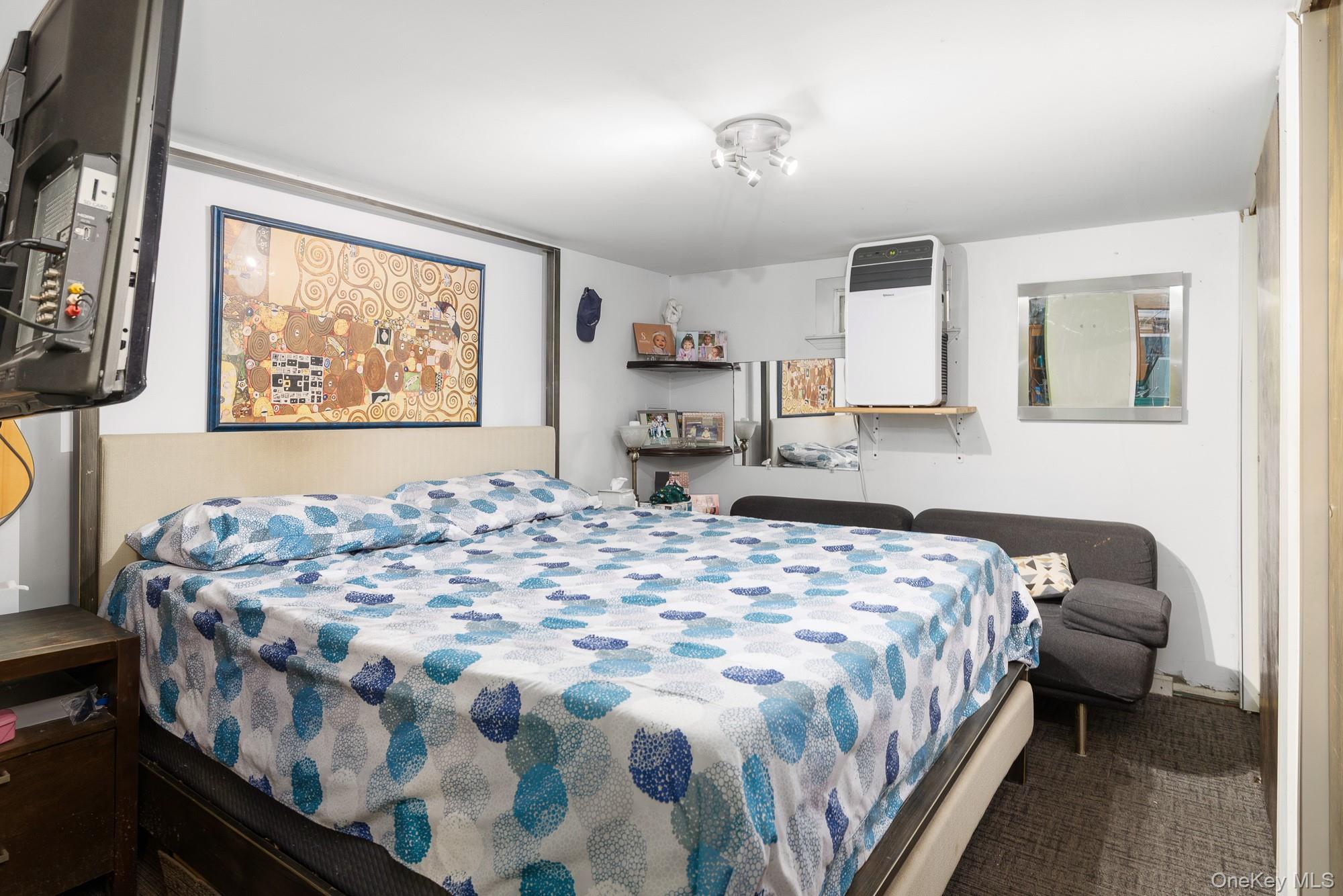 5 Gardner Avenue Hicksville Hicksville, NY 11801