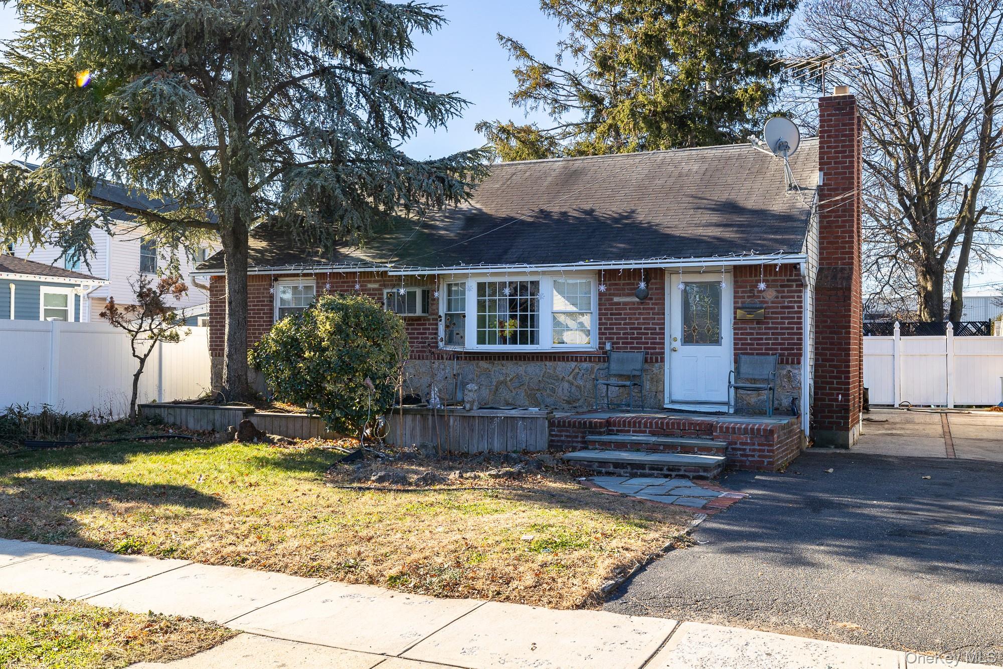 5 Gardner Avenue Hicksville Hicksville, NY 11801