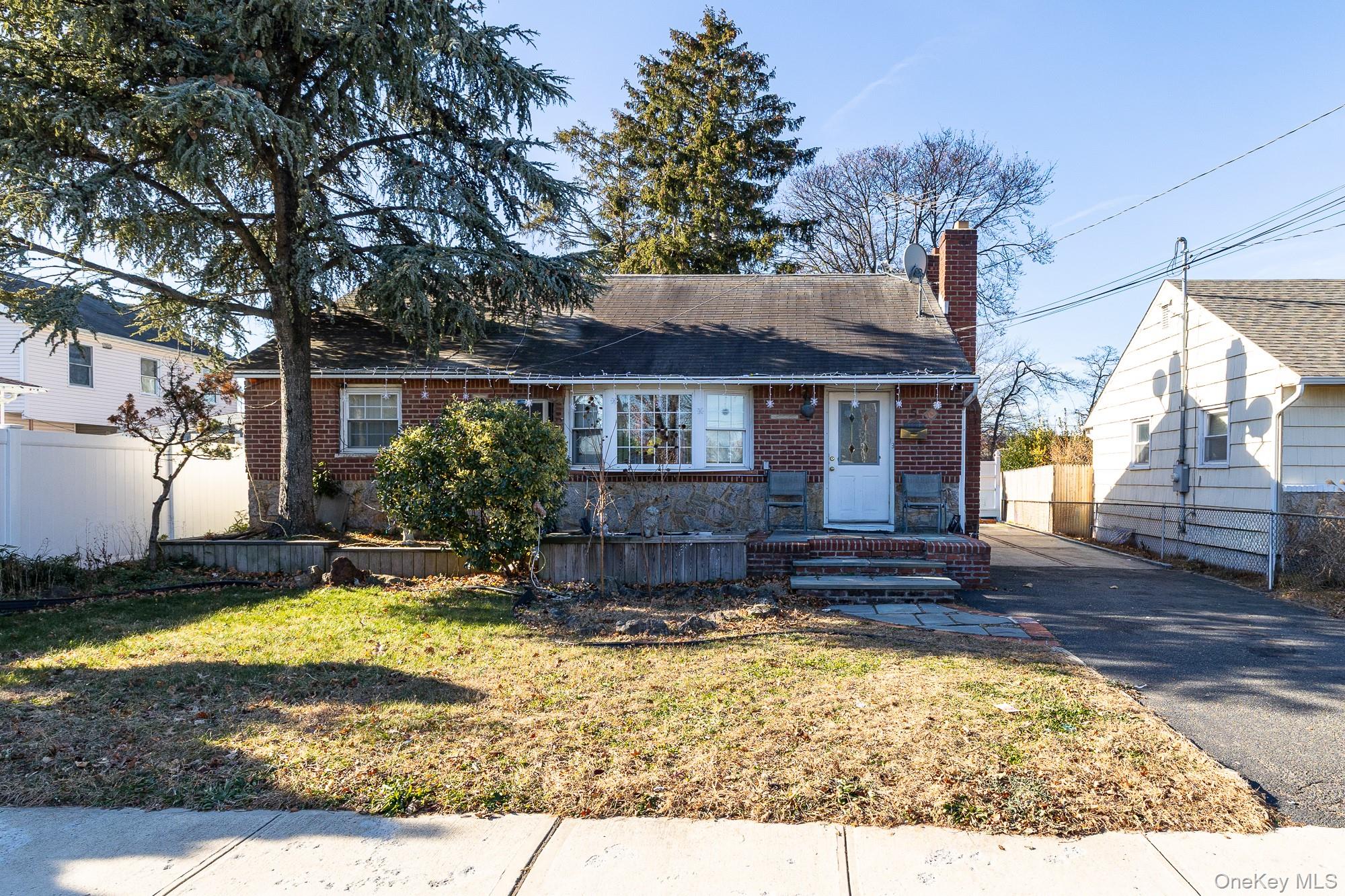 5 Gardner Avenue Hicksville Hicksville, NY 11801