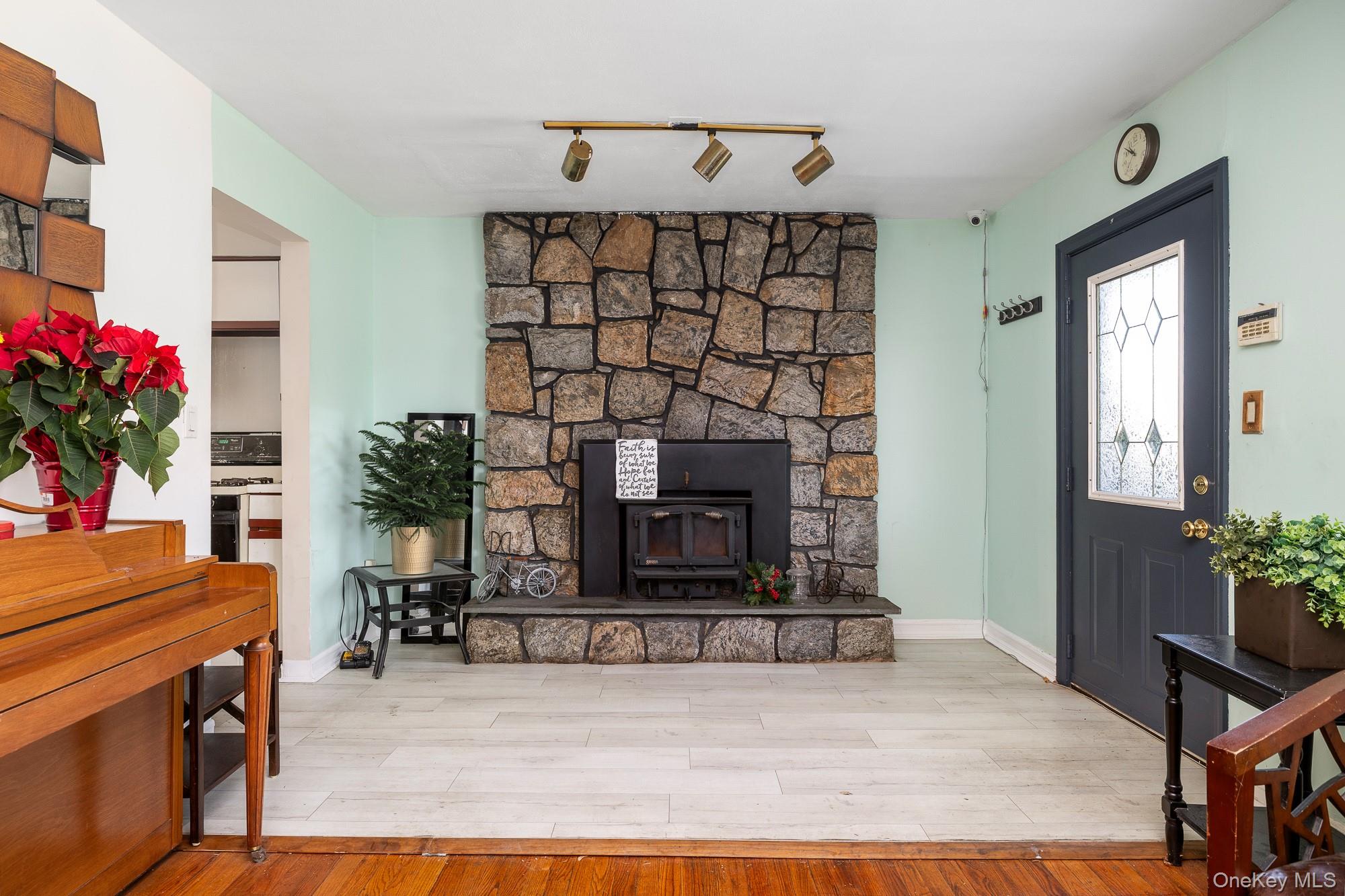 5 Gardner Avenue Hicksville Hicksville, NY 11801