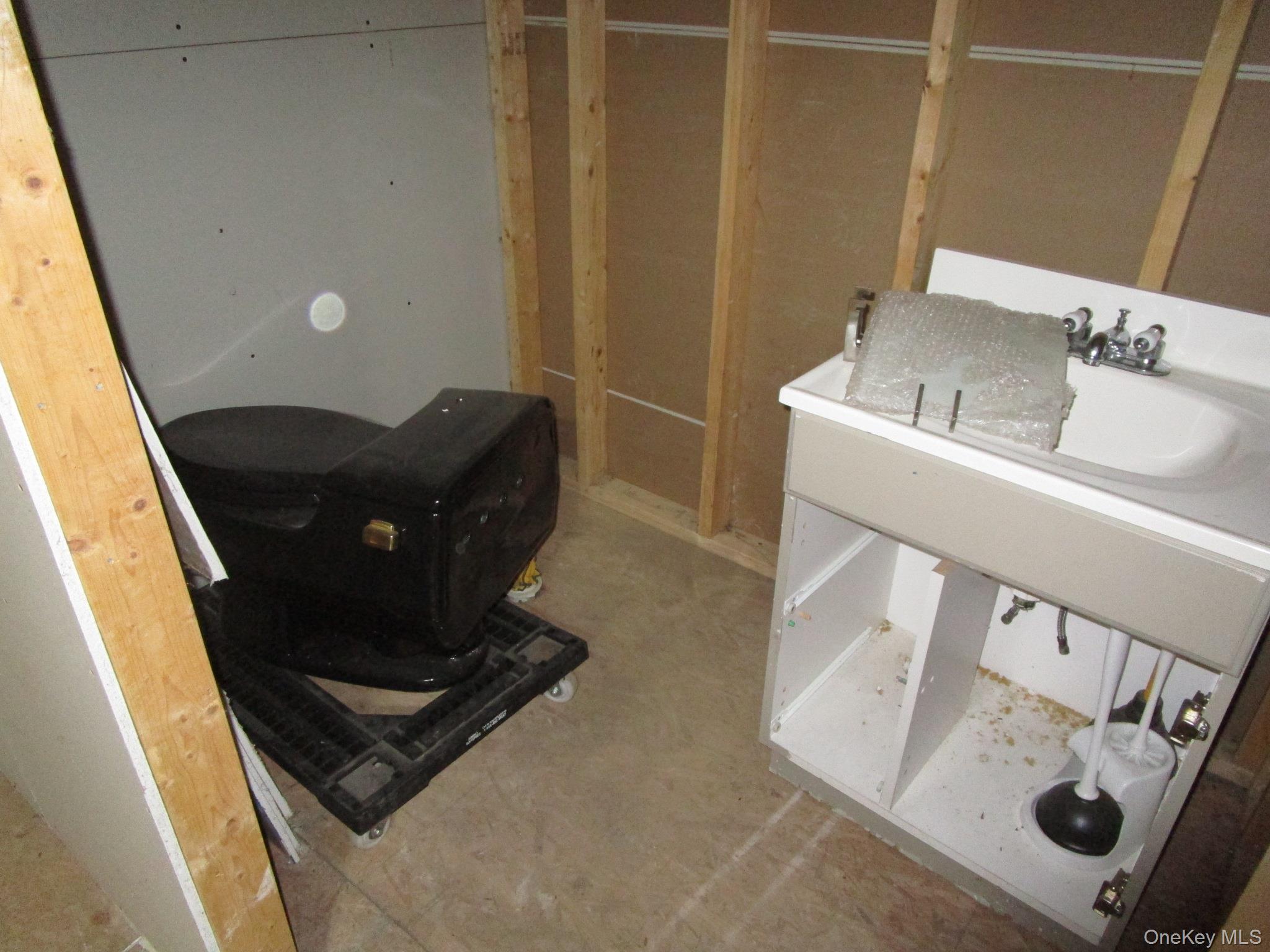 11 Old Celery Avenue Out of NYC New Hampton, NY 10958